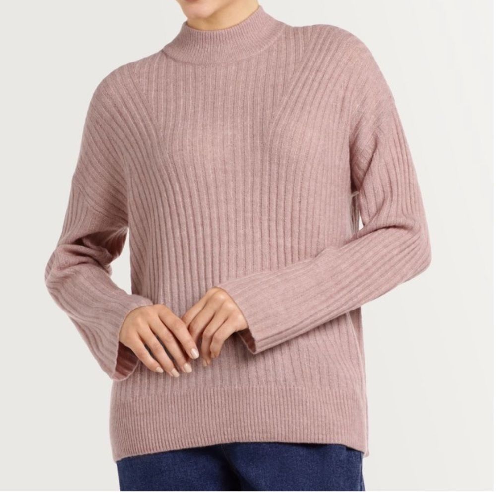 NWOT Reitmans signature soft, lightweight, cozy, Solid Mock Neck Pullover